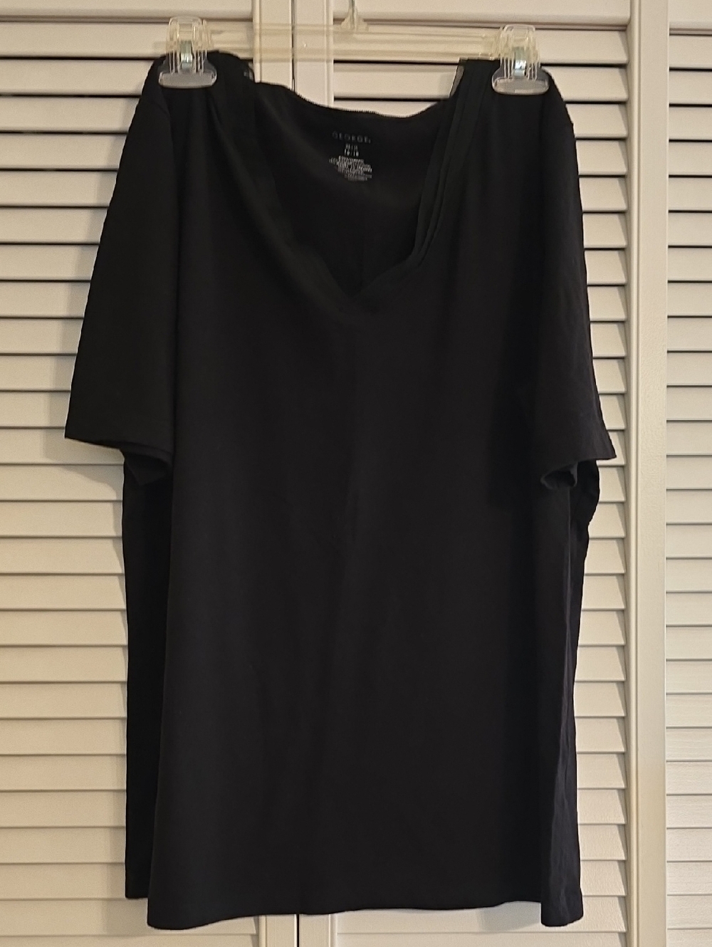George Black V-Neck Short Sleeve Tee